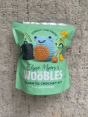 The Woobles x Elyse Myers Chilly the frog learn to Crochet kit
